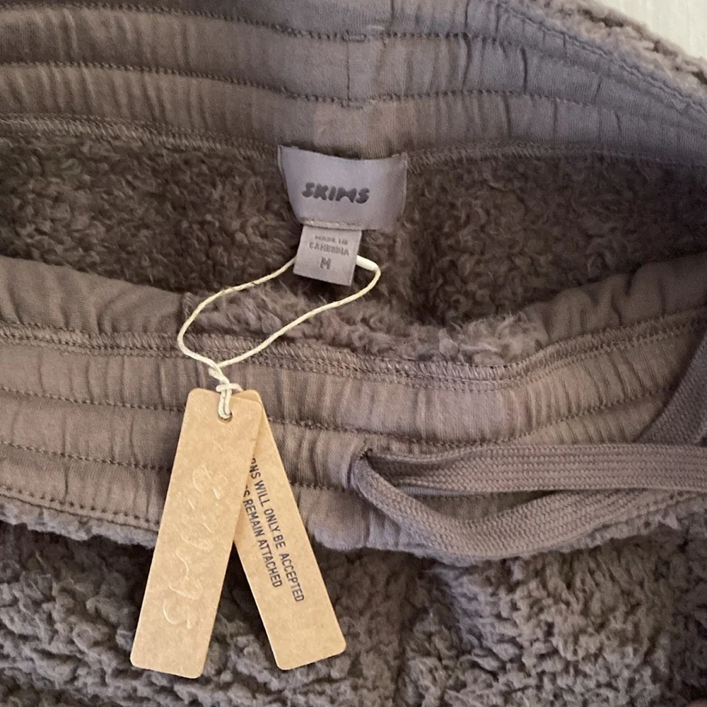 NWT SKIMS Teddy Jogger - Picture 4 of 8